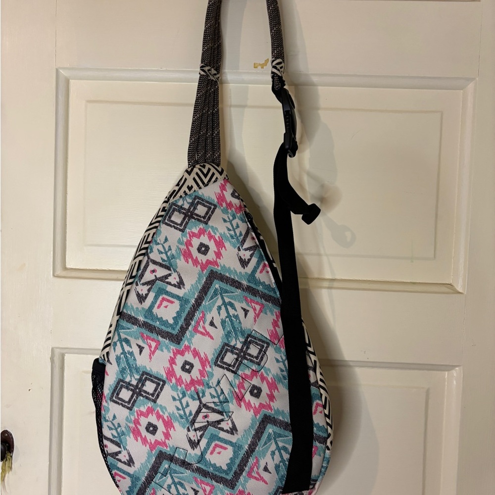 KAVU Rope Sling Bag Aztec Geometric Print Black and Pink Backpack NWOT - Picture 7 of 8